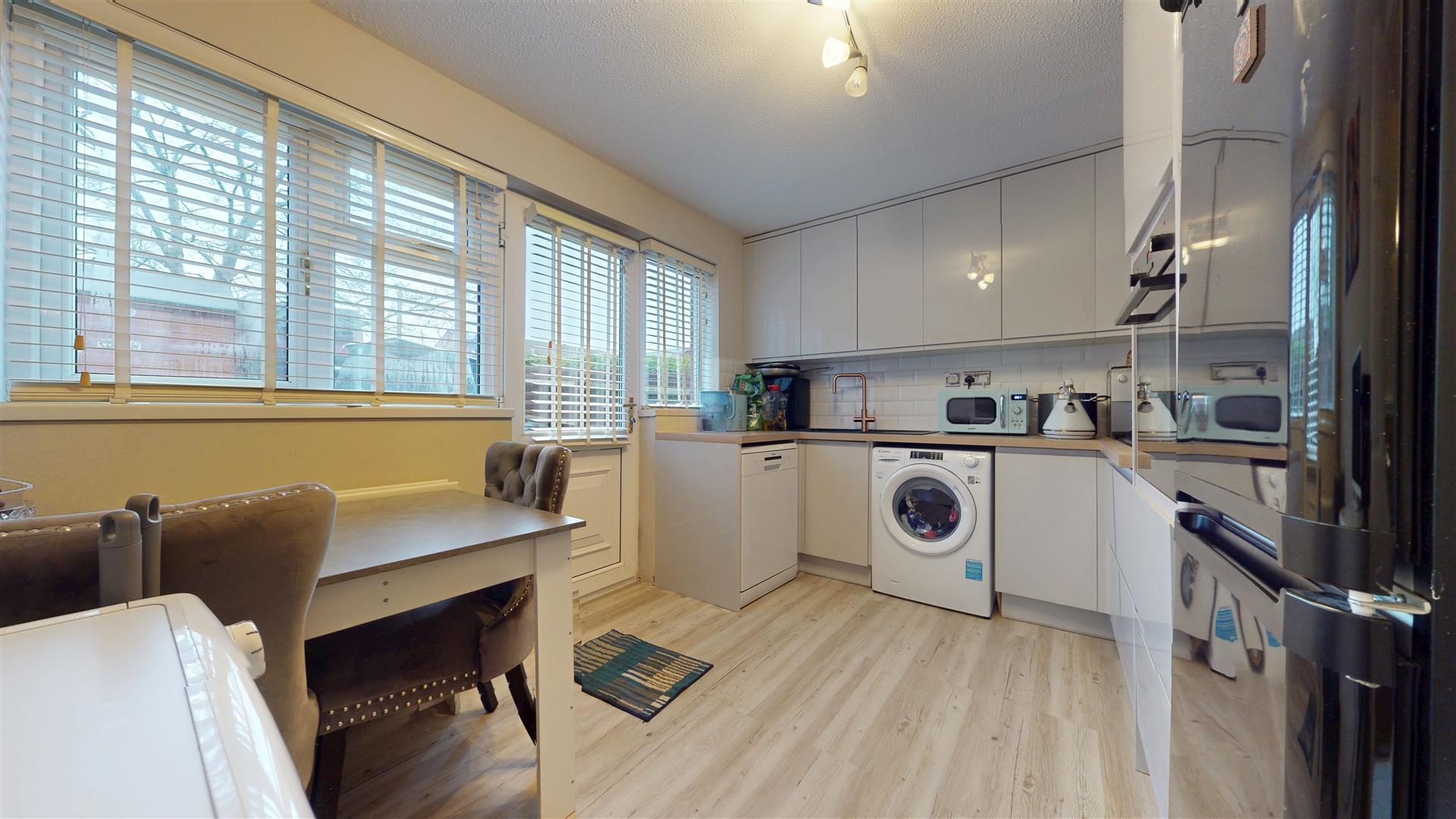 2 bed property in Sharman Walk, Milton Keynes